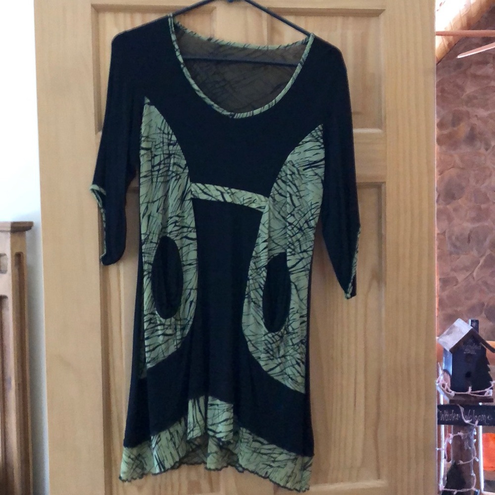 Black and green long blouse